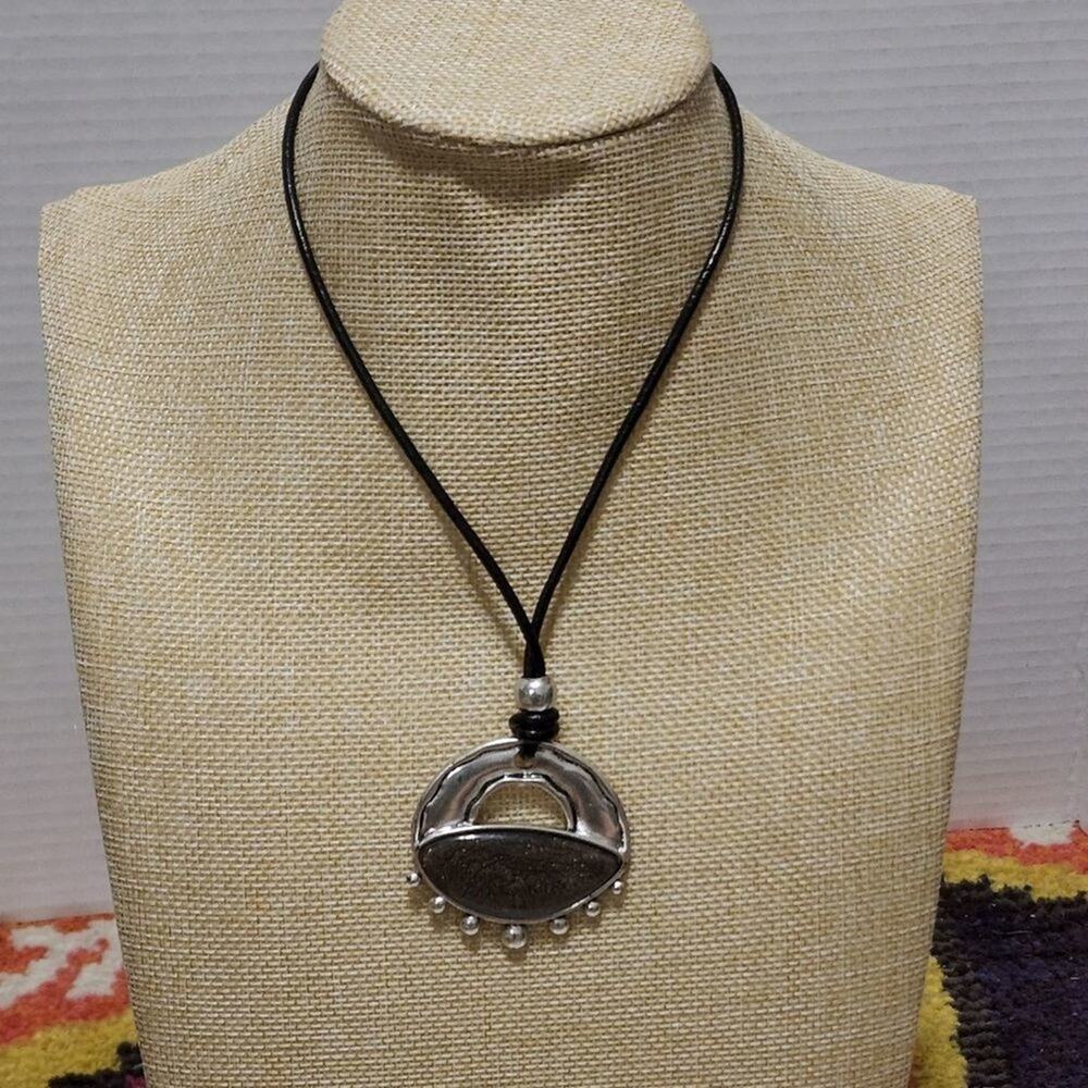 Treska‎ necklace new!!!